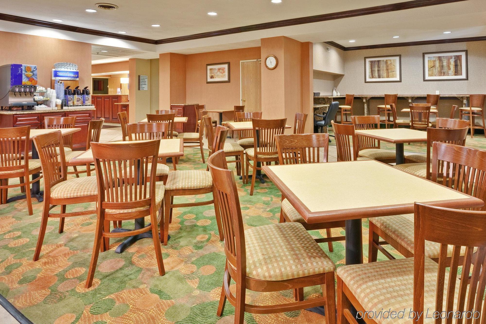 Holiday Inn Express Winfield - Teays Valley Hurricane Restaurant bilde